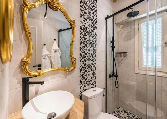 Ipelhome - Plaka Boutique Apartments