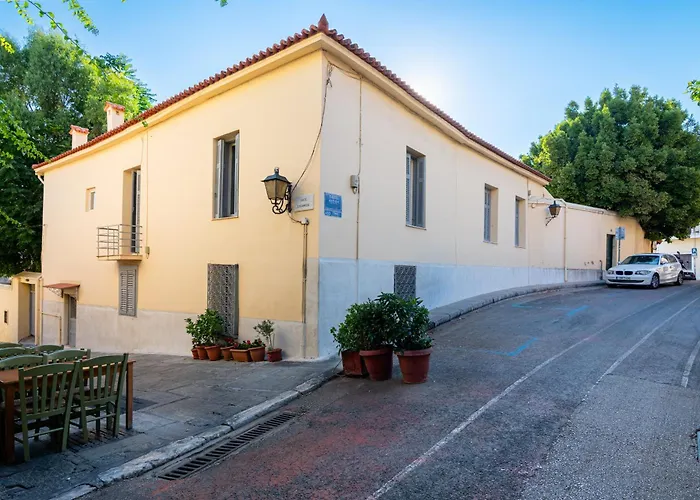 A Painter'S House In Plaka